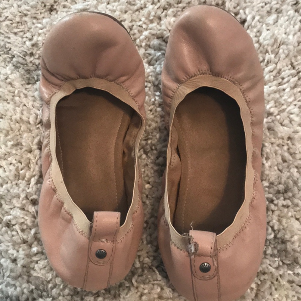 G. H. Bass & Co. // Nude Flats
